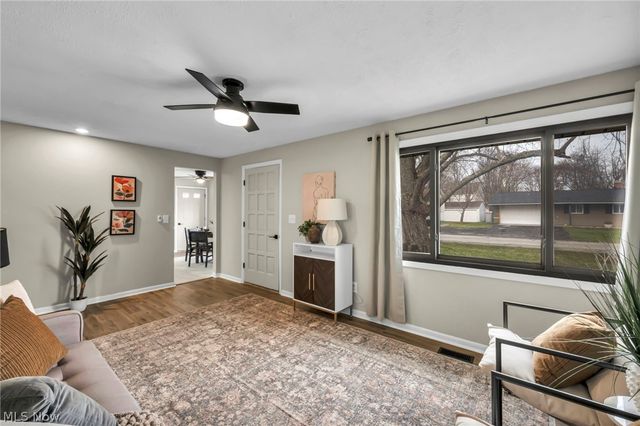 7366 Primrose Drive, Mentor On The Lake, OH 44060