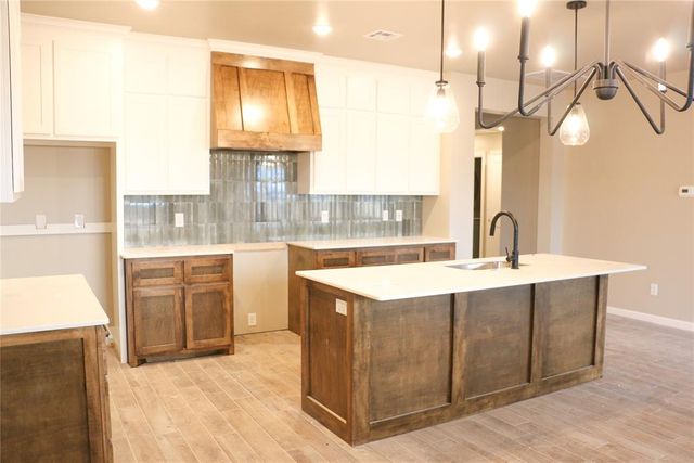 623 Honey Springs Lane, Shawnee, OK 74804