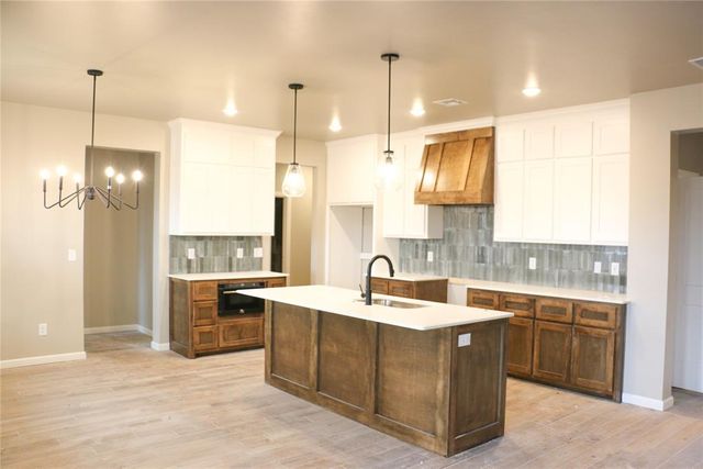 623 Honey Springs Lane, Shawnee, OK 74804