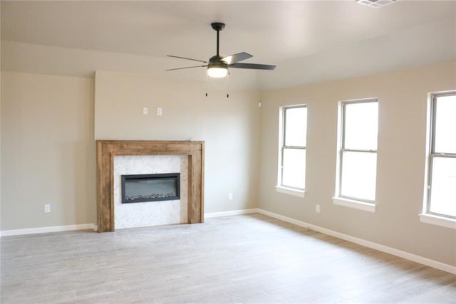 623 Honey Springs Lane, Shawnee, OK 74804