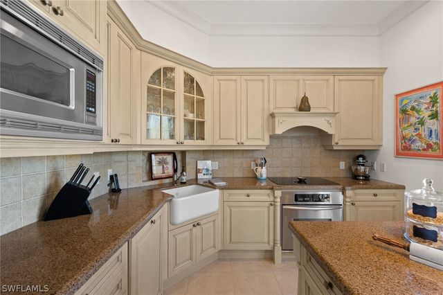 380 10TH ST S 202, Naples, FL 34102