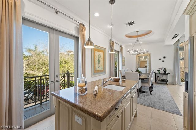 380 10TH ST S 202, Naples, FL 34102