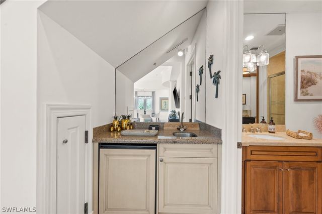 380 10TH ST S 202, Naples, FL 34102