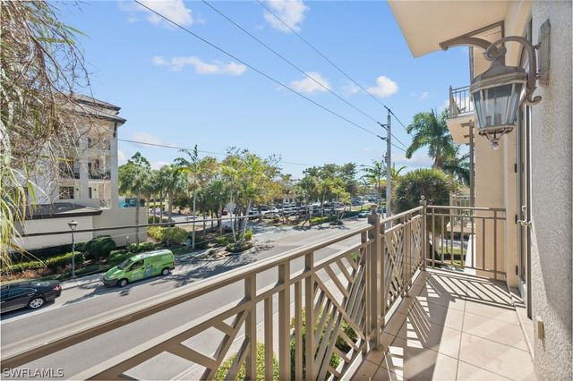 380 10TH ST S 202, Naples, FL 34102