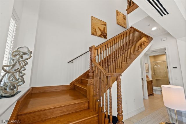 380 10TH ST S 202, Naples, FL 34102