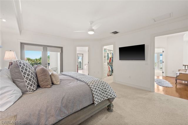 380 10TH ST S 202, Naples, FL 34102