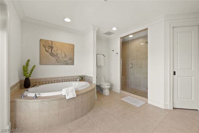 380 10TH ST S 202, Naples, FL 34102