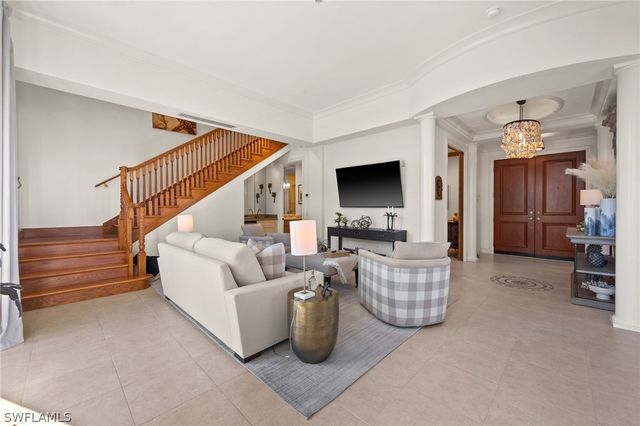 380 10TH ST S 202, Naples, FL 34102