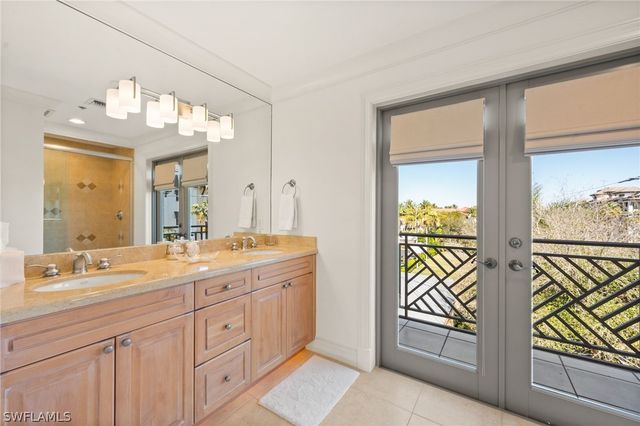 380 10TH ST S 202, Naples, FL 34102