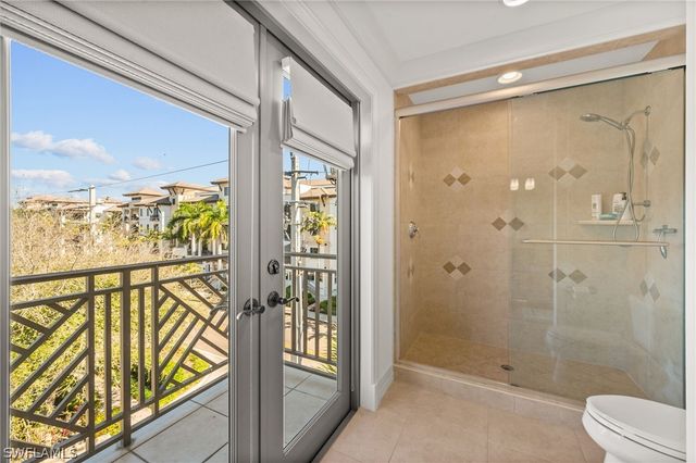 380 10TH ST S 202, Naples, FL 34102