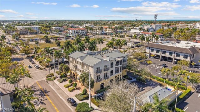 380 10TH ST S 202, Naples, FL 34102