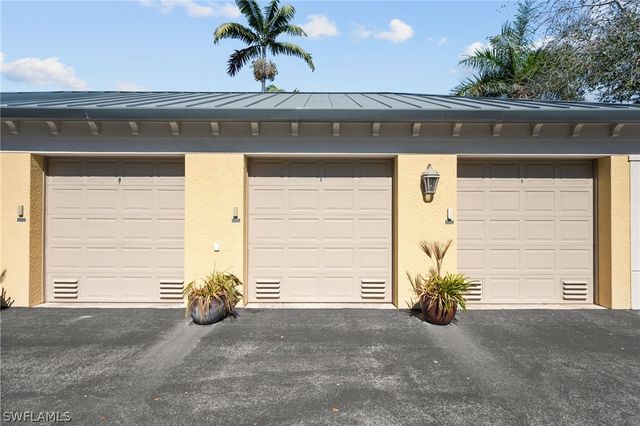 380 10TH ST S 202, Naples, FL 34102