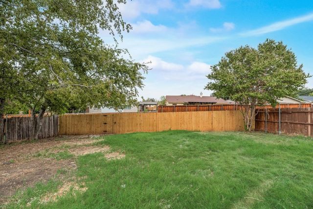 2015 Rose Hill Road, Carrollton, TX 75007