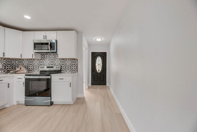 2015 Rose Hill Road, Carrollton, TX 75007