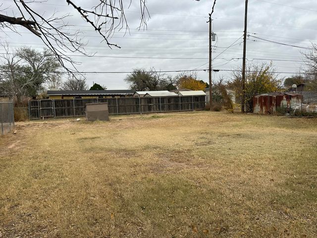 3307 E 17th Street, Lubbock, TX 79403