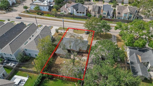 5609 Newcastle Street, Bellaire, TX 77401