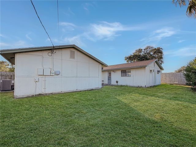 6910 Yukon Dr, Corpus Christi, TX 78412