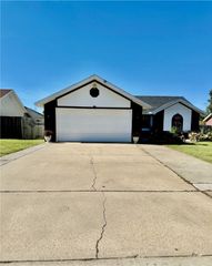 2006 S E Place, Rogers, AR 72756