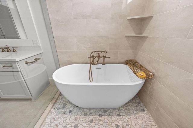 14008 Memorial Reserve Place, Houston, TX 77079