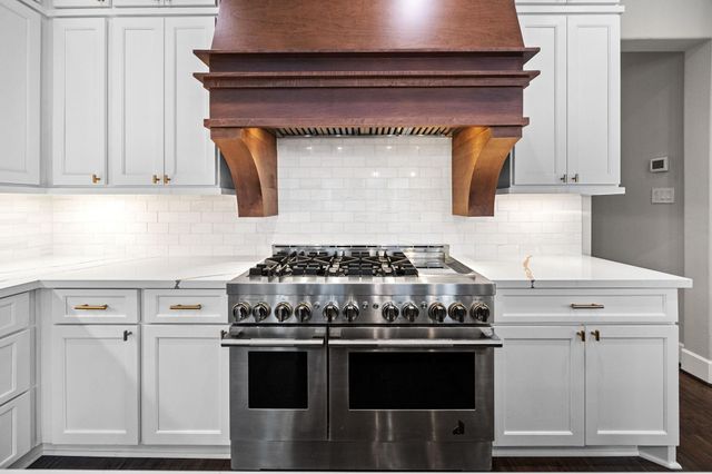 14008 Memorial Reserve Place, Houston, TX 77079