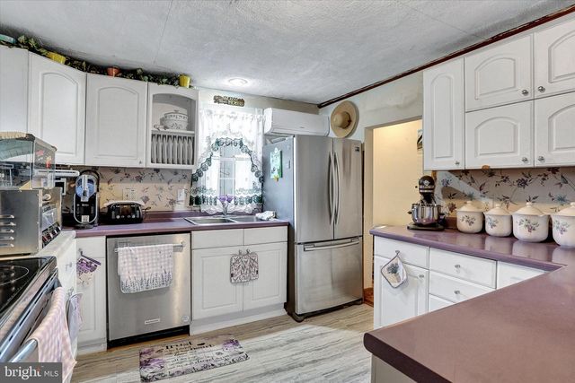 122 SHIPPENSBURG RD, Shippensburg, PA 17257