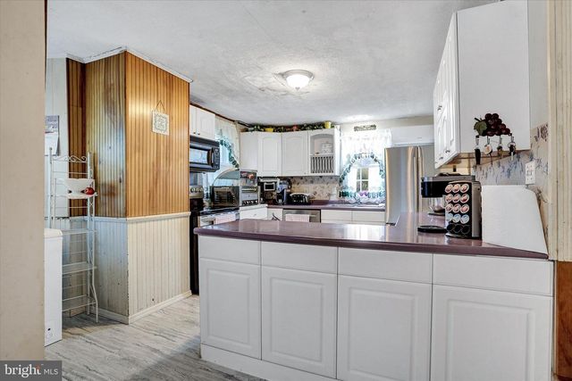 122 SHIPPENSBURG RD, Shippensburg, PA 17257