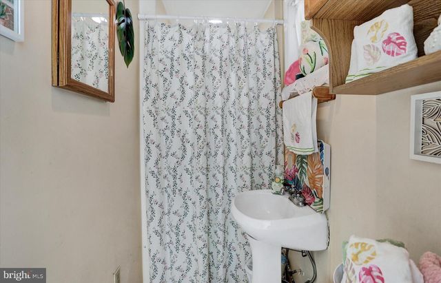 122 SHIPPENSBURG RD, Shippensburg, PA 17257