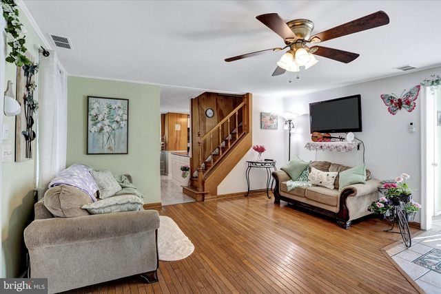 122 SHIPPENSBURG RD, Shippensburg, PA 17257
