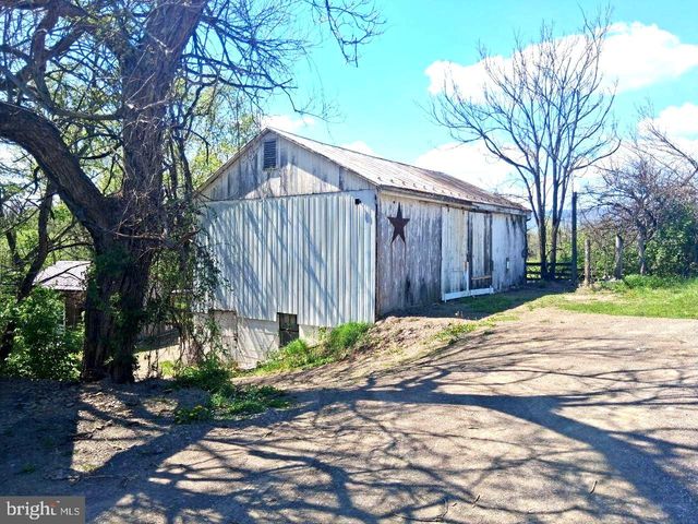 122 SHIPPENSBURG RD, Shippensburg, PA 17257