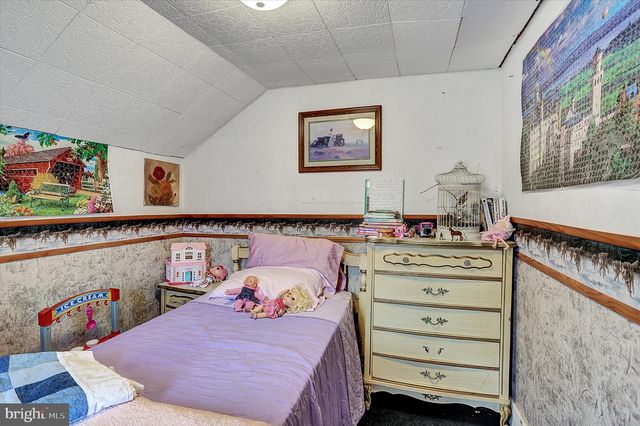 122 SHIPPENSBURG RD, Shippensburg, PA 17257