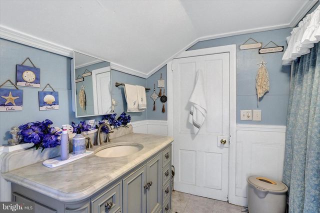 122 SHIPPENSBURG RD, Shippensburg, PA 17257