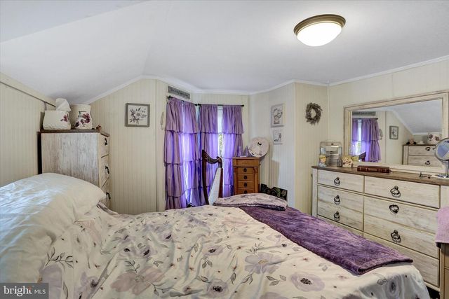 122 SHIPPENSBURG RD, Shippensburg, PA 17257