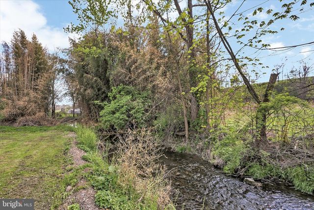 122 SHIPPENSBURG RD, Shippensburg, PA 17257