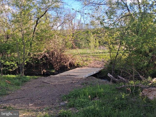 122 SHIPPENSBURG RD, Shippensburg, PA 17257