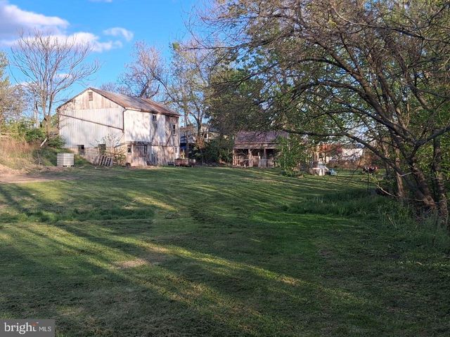 122 SHIPPENSBURG RD, Shippensburg, PA 17257