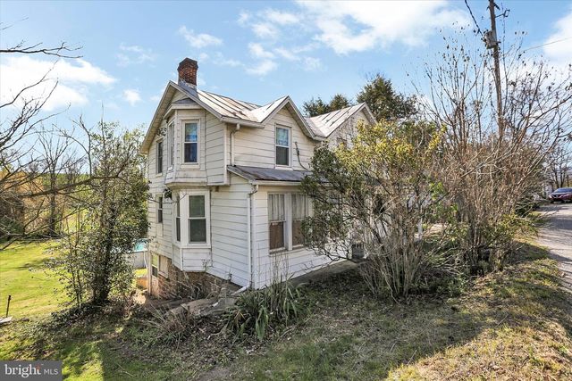 122 SHIPPENSBURG RD, Shippensburg, PA 17257