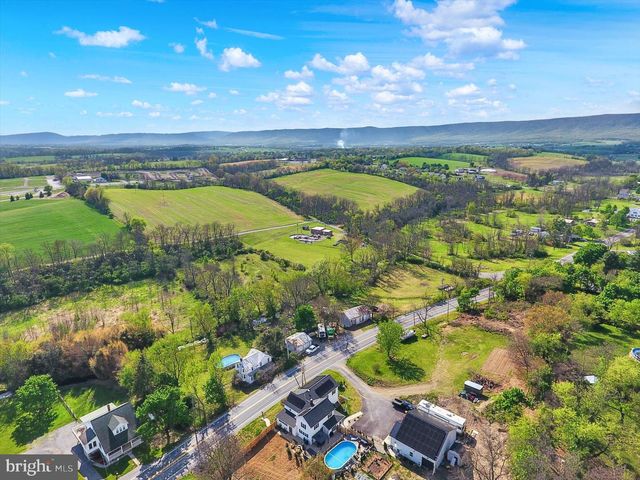 122 SHIPPENSBURG RD, Shippensburg, PA 17257