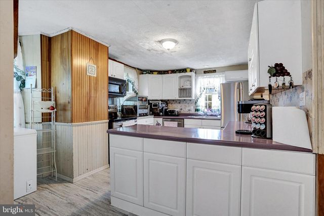 122 SHIPPENSBURG RD, Shippensburg, PA 17257