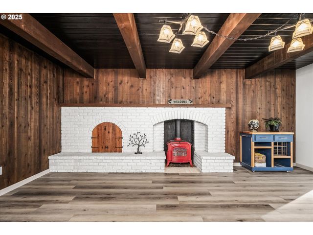 381 TALEMENA Dr, Cottage Grove, OR 97424