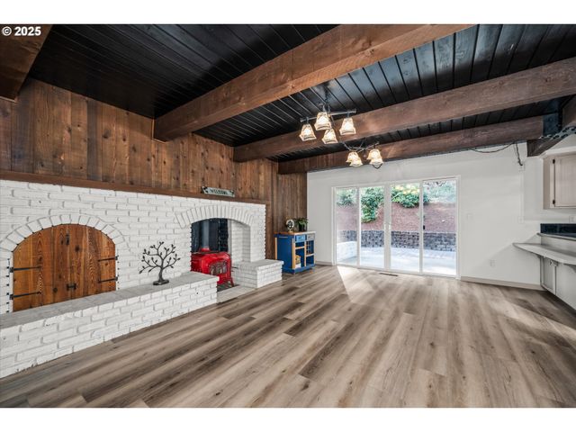 381 TALEMENA Dr, Cottage Grove, OR 97424