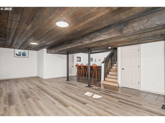 381 TALEMENA Dr, Cottage Grove, OR 97424