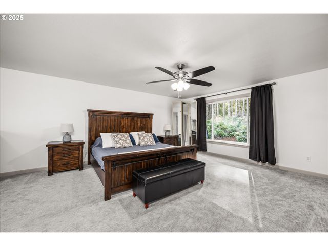 381 TALEMENA Dr, Cottage Grove, OR 97424