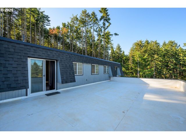 381 TALEMENA Dr, Cottage Grove, OR 97424