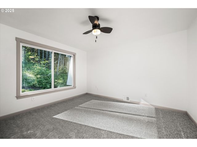 381 TALEMENA Dr, Cottage Grove, OR 97424