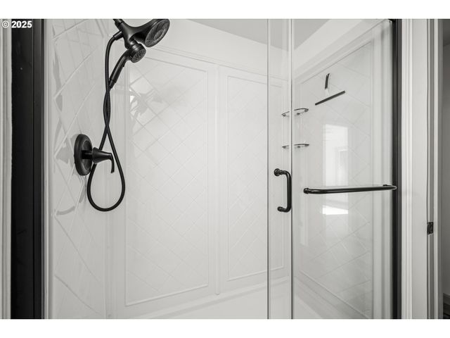 381 TALEMENA Dr, Cottage Grove, OR 97424