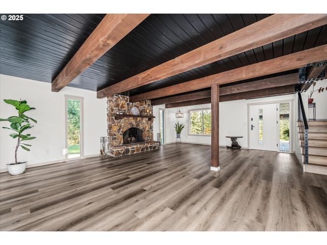 381 TALEMENA Dr, Cottage Grove, OR 97424