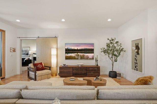 2048 NW Shiraz Court, Bend, OR 97703