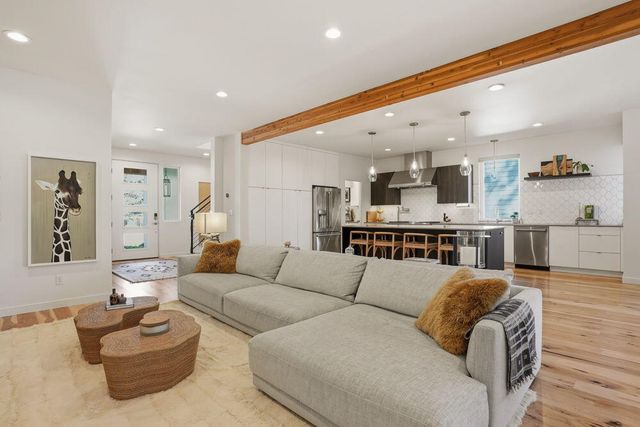 2048 NW Shiraz Court, Bend, OR 97703