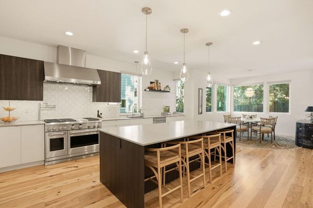 2048 NW Shiraz Court, Bend, OR 97703