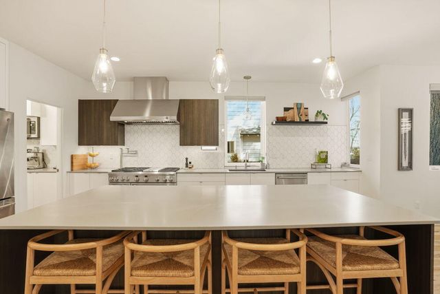 2048 NW Shiraz Court, Bend, OR 97703